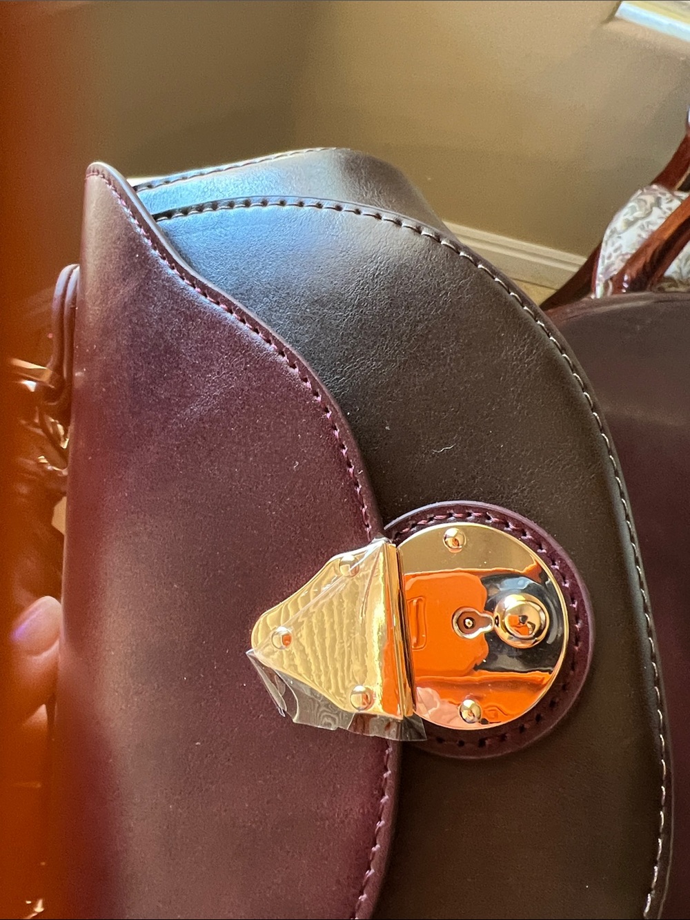 Leather crossbody bag - Picture 3 of 5